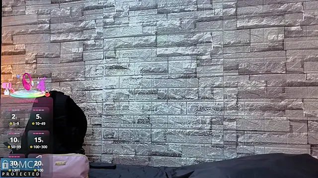 Kiara Zahiri   online show from 11/26/25, 11:44