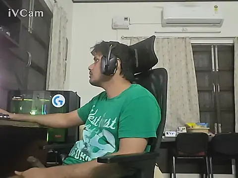 Snapshot of Bakasur_19 chatting on 12/22/25, 10:51 Bakasur 19 online show from 12/22/25, 10:51