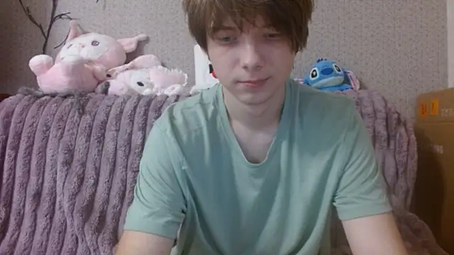 Snapshot of hilt_on_ chatting on 11/19/25, 10:04 hilt on online show from 11/19/25, 10:04