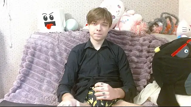 Snapshot of hilt_on_ chatting on 02/28/26, 08:37 hilt on online show from 02/28/26, 08:37