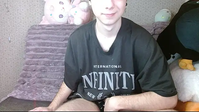 Snapshot of hilt_on_ chatting on 03/23/26, 11:14 hilt on online show from 03/23/26, 11:14