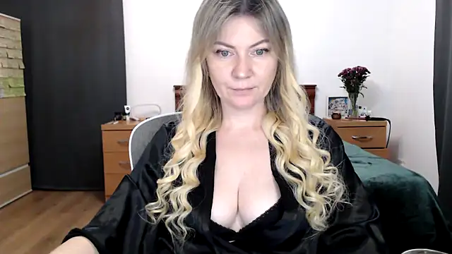 Snapshot of ParadiseAlina chatting on 11/09/25, 05:55 ParadiseAlina online show from 11/09/25, 05:55