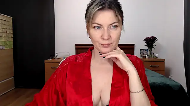 Snapshot of ParadiseAlina chatting on 11/10/25, 06:40 ParadiseAlina online show from 11/10/25, 06:40