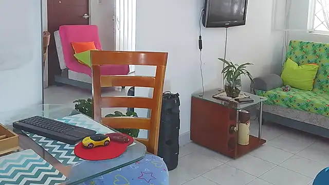 Snapshot of Nicolletorres2 chatting on 02/11/26, 01:49 Nicolletorres2 online show from 02/11/26, 01:49