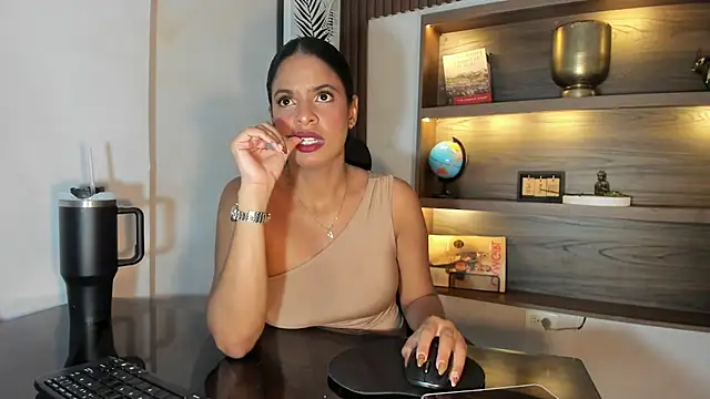 SheyLopez online show from 05/24/26, 03:11
