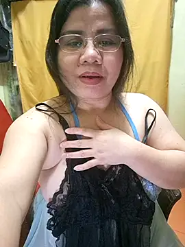 hotlyn45 online show from 10/30/25, 01:23