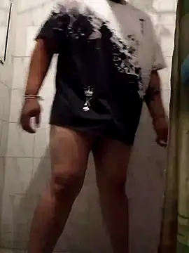 Snapshot of Maniakone chatting on 10/24/25, 01:24 Maniakone online show from 10/24/25, 01:24