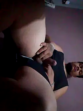 Snapshot of Maniakone chatting on 11/07/25, 12:49 Maniakone online show from 11/07/25, 12:49