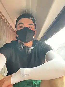 Snapshot of anhkiet_huang chatting on 11/26/25, 08:04 anhkiet huang online show from 11/26/25, 08:04