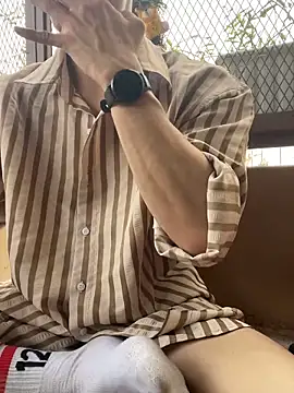 Snapshot of anhkiet_huang chatting on 12/18/25, 07:47 anhkiet huang online show from 12/18/25, 07:47