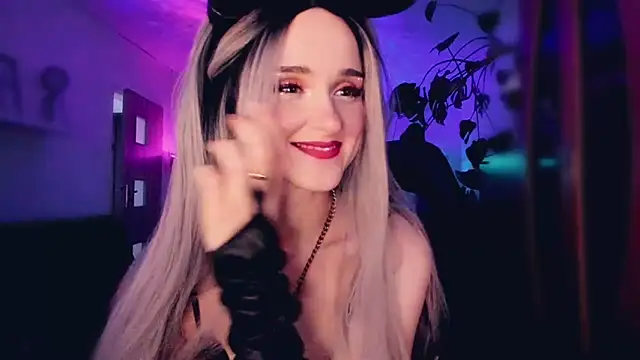 MistressJolie online show from 10/25/25, 10:56