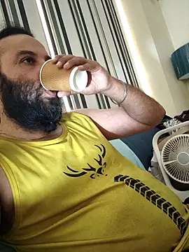 Hothunkdelhi online show from 11/14/25, 05:17