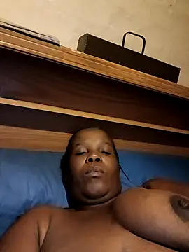 Snapshot of sweetdebbiexxxx chatting on 11/18/25, 02:28 sweetdebbiexxxx online show from 11/18/25, 02:28