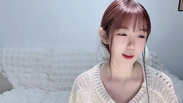 Xiao-runbao online show from 12/04/25, 05:10