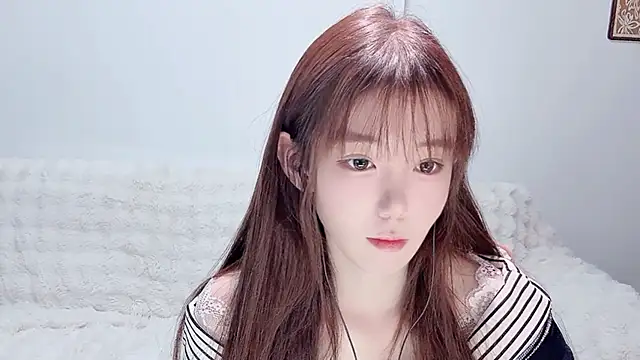 Xiao-runbao online show from 12/05/25, 01:20