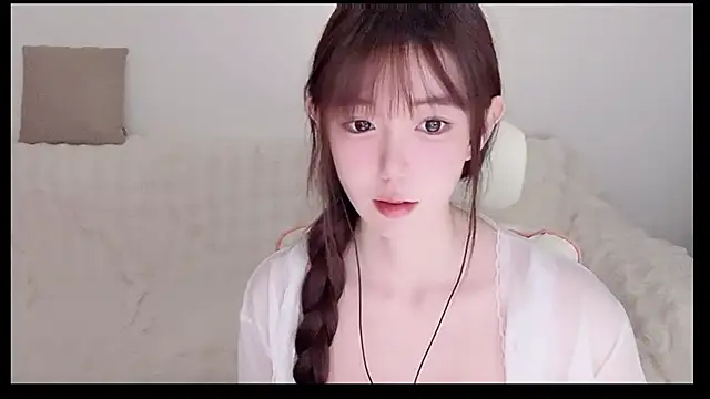 Xiao-runbao online show from 12/17/25, 01:06