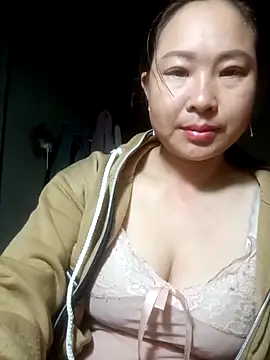 suki-lady online show from 11/17/25, 04:18