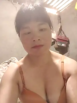 Snapshot of kute-00 chatting on 09/18/25, 04:47 kute-00 online show from 09/18/25, 04:47