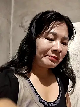 kute-00 online show from 11/17/25, 02:12