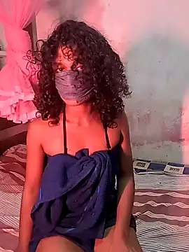 LarkingNewel online show from 03/11/26, 11:49