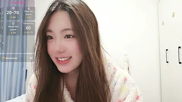 Luna 868 online show from 11/24/25, 04:29