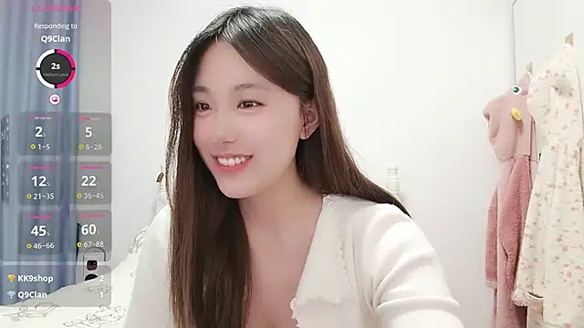 Luna 868 online show from 12/16/25, 05:07