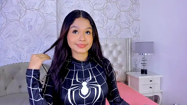 Snapshot of amara_rousse chatting on 11/30/25, 11:25 amara rousse online show from 11/30/25, 11:25