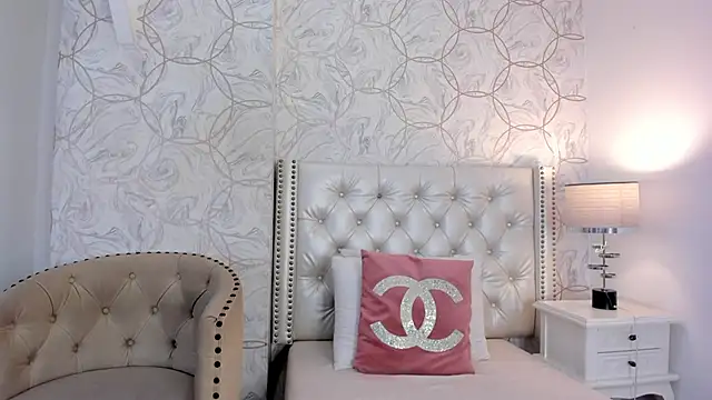 Snapshot of amara_rousse chatting on 12/05/25, 11:30 amara rousse online show from 12/05/25, 11:30