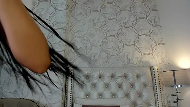 Snapshot of amara_rousse chatting on 02/14/26, 11:29 amara rousse online show from 02/14/26, 11:29