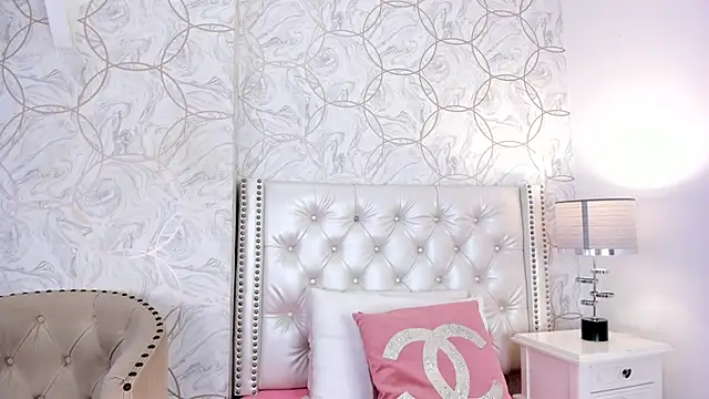 Snapshot of amara_rousse chatting on 02/22/26, 11:31 amara rousse online show from 02/22/26, 11:31