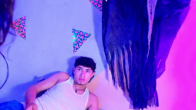 Laura and Kevin online show from 10/25/25, 01:40