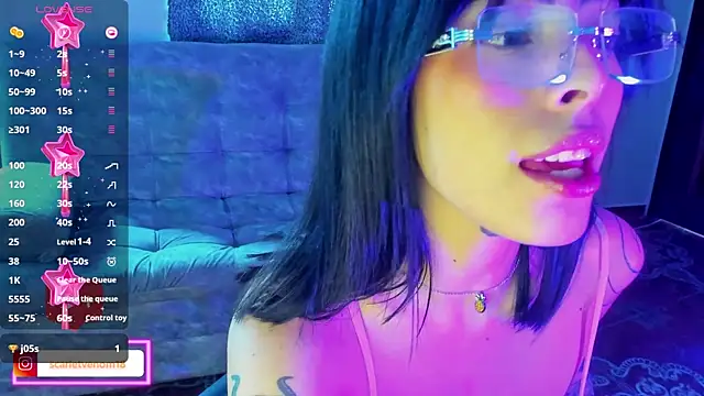 Snapshot of scarlet_venom chatting on 11/15/25, 03:19 scarlet venom online show from 11/15/25, 03:19