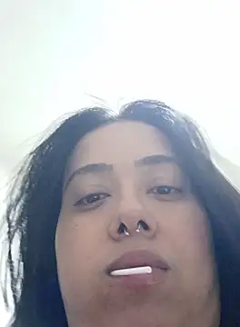 Snapshot of Nay_fuego chatting on 10/10/25, 02:21 Nay fuego online show from 10/10/25, 02:21