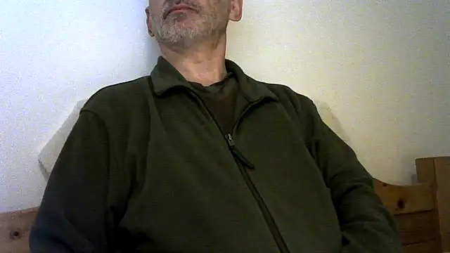 Snapshot of titi5466 chatting on 02/13/26, 08:05 titi5466 online show from 02/13/26, 08:05