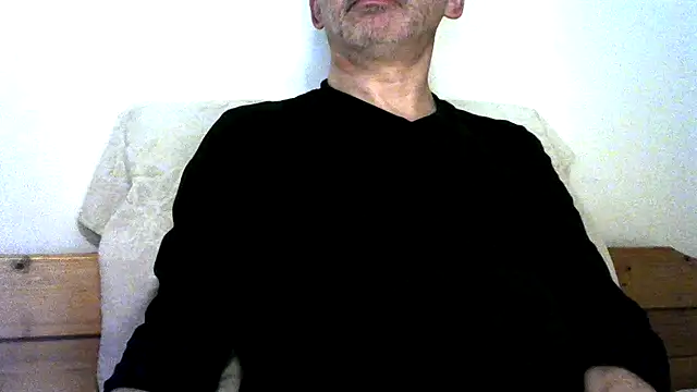 Snapshot of titi5466 chatting on 03/16/26, 01:59 titi5466 online show from 03/16/26, 01:59