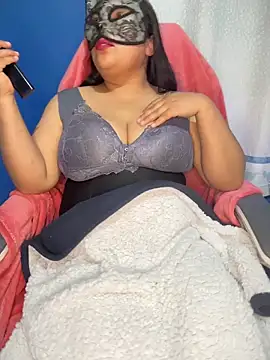 Snapshot of Luci_Sweet22 chatting on 11/18/25, 02:39 Luci Sweet22 online show from 11/18/25, 02:39