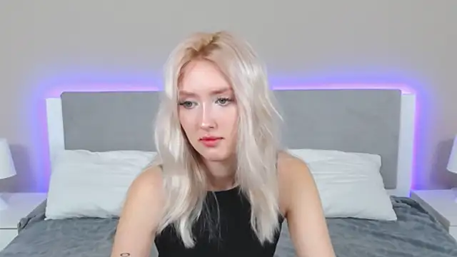 Snapshot of MarianeSun chatting on 09/18/25, 04:14 MarianeSun online show from 09/18/25, 04:14