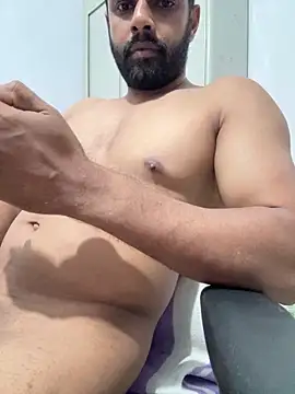 Vineeth3906 online show from 06/15/26, 09:06
