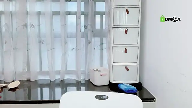 liuruyuan888 online show from 09/28/25, 09:47