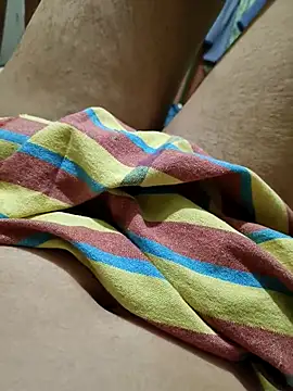 Snapshot of sakshi-44 chatting on 02/20/26, 12:18 sakshi-44 online show from 02/20/26, 12:18