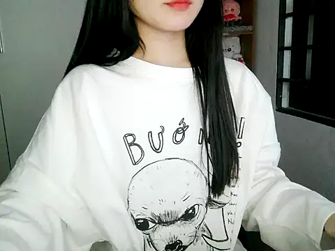 Annabelle-e online show from 10/24/25, 03:52