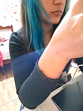 Snapshot of euahotmarii20 chatting on 01/06/26, 02:37 euahotmarii20 online show from 01/06/26, 02:37