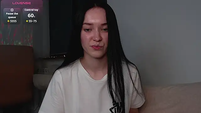 Veliora online show from 10/29/25, 04:09