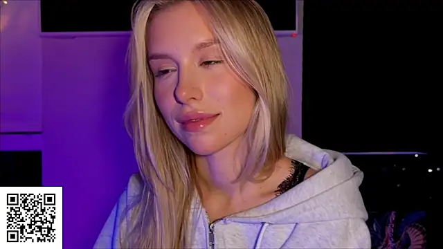 ElysiaXo online show from 11/06/25, 10:21