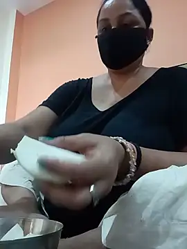 Rakhi sawant143 online show from 06/10/26, 03:18