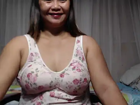 Snapshot of FelisitaG chatting on 04/17/26, 10:57 FelisitaG online show from 04/17/26, 10:57