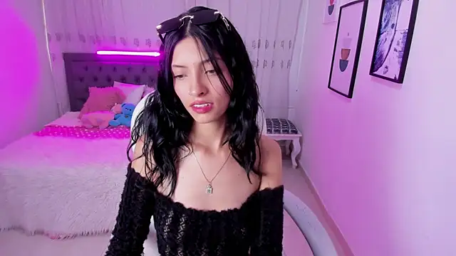 Mia Clay1 online show from 11/11/25, 08:09