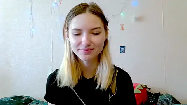  kikiclark   online show from 09/19/25, 09:22