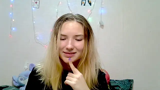  kikiclark   online show from 09/21/25, 08:32