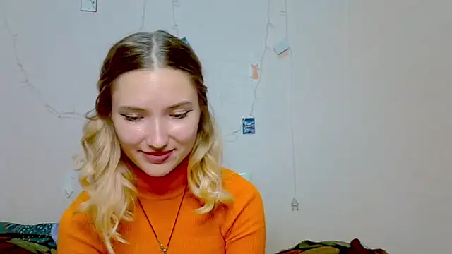  kikiclark   online show from 10/02/25, 08:49